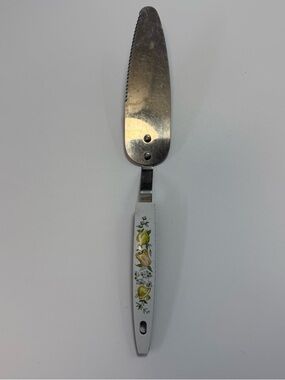 Vintage vegetable Pattern Cake Server - White and Yellow